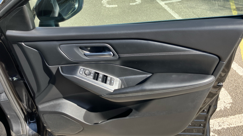 Nissan Qashqai 1.3 DiG-T MH 158 Acenta Premium 5dr Xtronic Petrol Hatchback